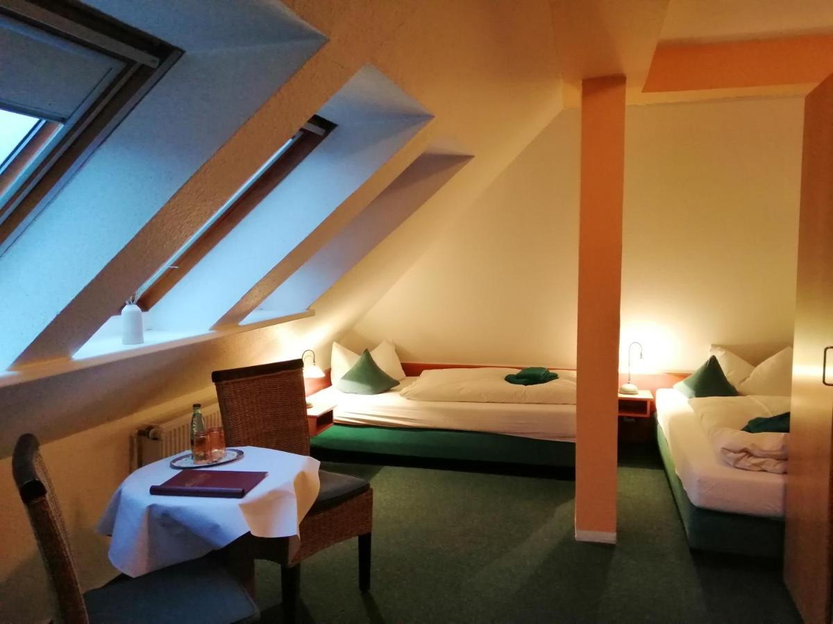 Hotel Fahrhaus Niederkleveez Bosdorf  ภายนอก รูปภาพ